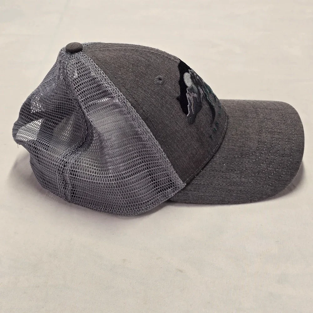The‎ North Face Gray Mesh Trucker Hat Bear Mountain Logo Snapback Cap